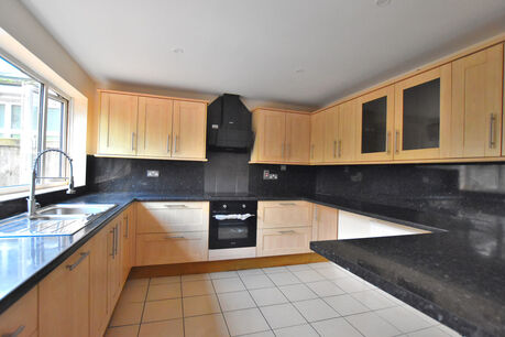 4 bedroom semi detached house to rent, Available unfurnished now