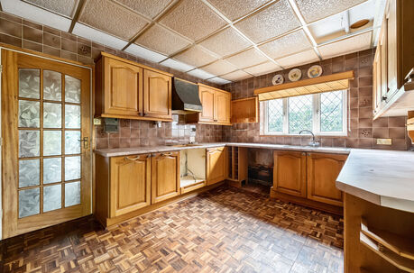 4 bedroom detached bungalow for sale