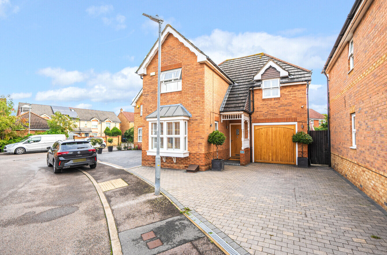 3 bedroom detached house for sale Doulton Close, Harlow, CM17, main image