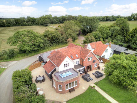 5 bedroom detached house for sale