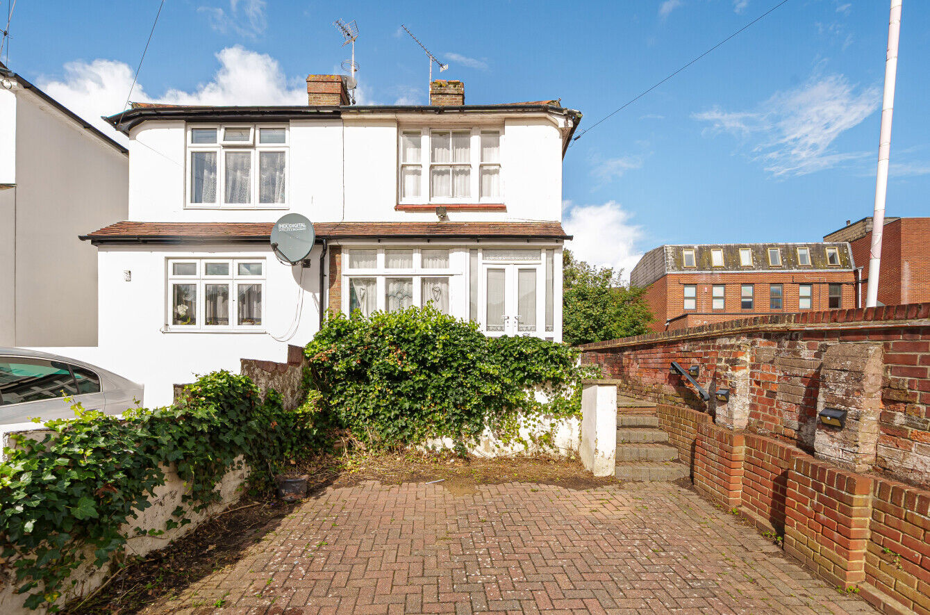 2 bedroom semi detached house for sale Apton Road, Bishop's Stortford, CM23, main image