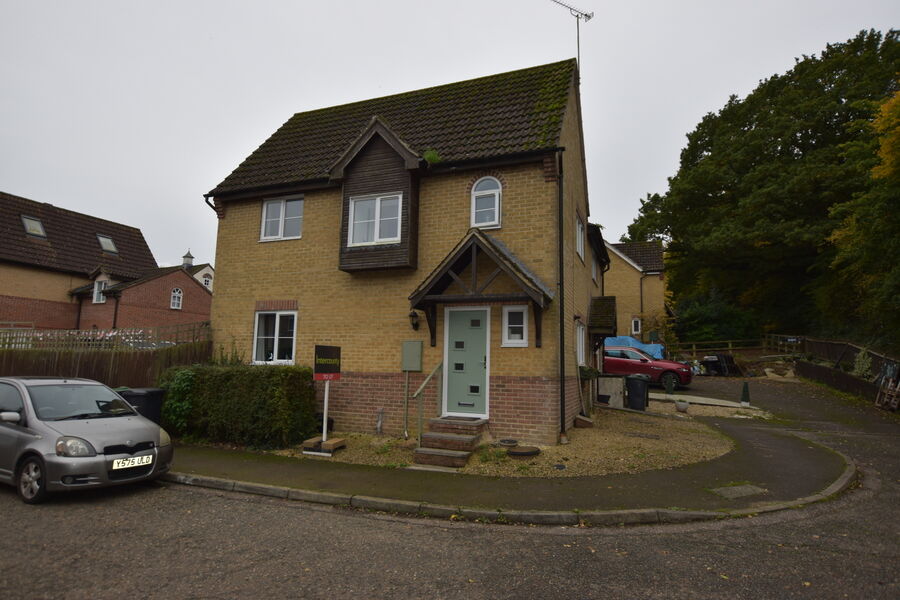 3 bedroom semi detached house to rent, Available unfurnished from 11/11/2024