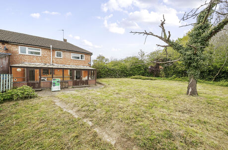 3 bedroom mid terraced house to rent, Available unfurnished now