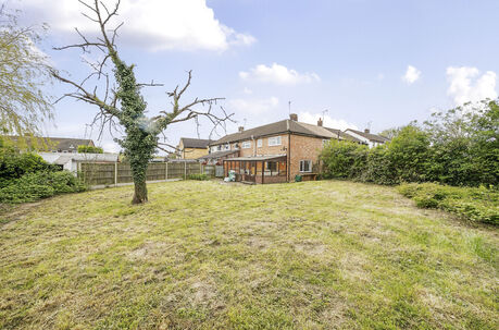 3 bedroom mid terraced house to rent, Available unfurnished now