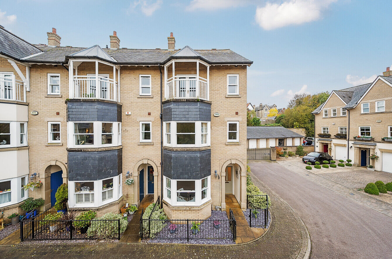 5 bedroom end terraced house to rent, Available furnished from 30/12/2024 Braybrooke Gardens, Saffron Walden, CB11, main image