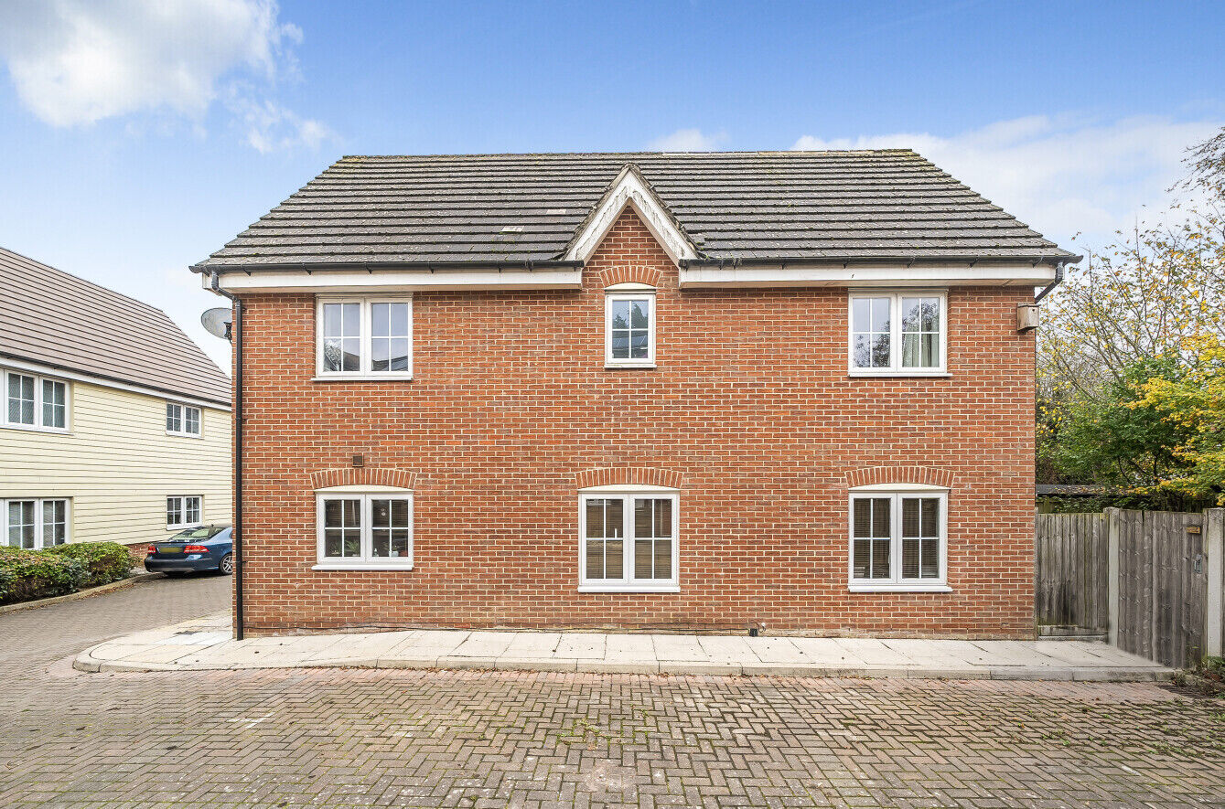 4 bedroom semi detached house for sale Goodwins Close, Dunmow, CM6, main image