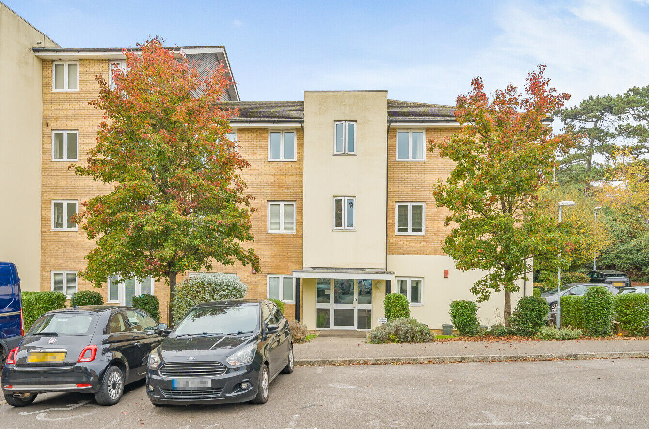 2 bedroom  flat for sale Waterfall Close, Hoddesdon, EN11, main image