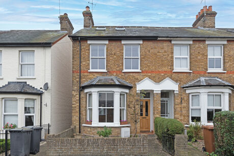 3 bedroom end terraced house for sale