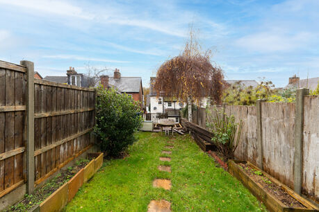 2 bedroom end terraced property for sale