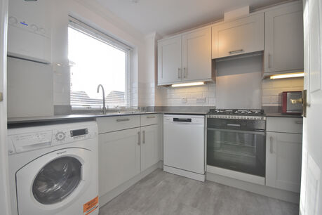 2 bedroom  flat to rent, Available unfurnished from 09/12/2024