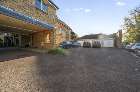 3 bedroom end terraced house for sale