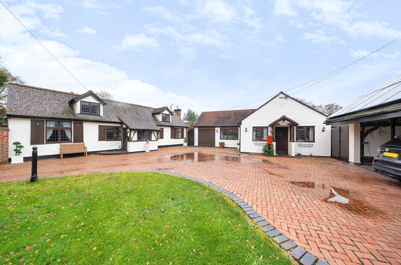 5 bedroom detached bungalow for sale Gransmore Green, Dunmow, CM6, main image