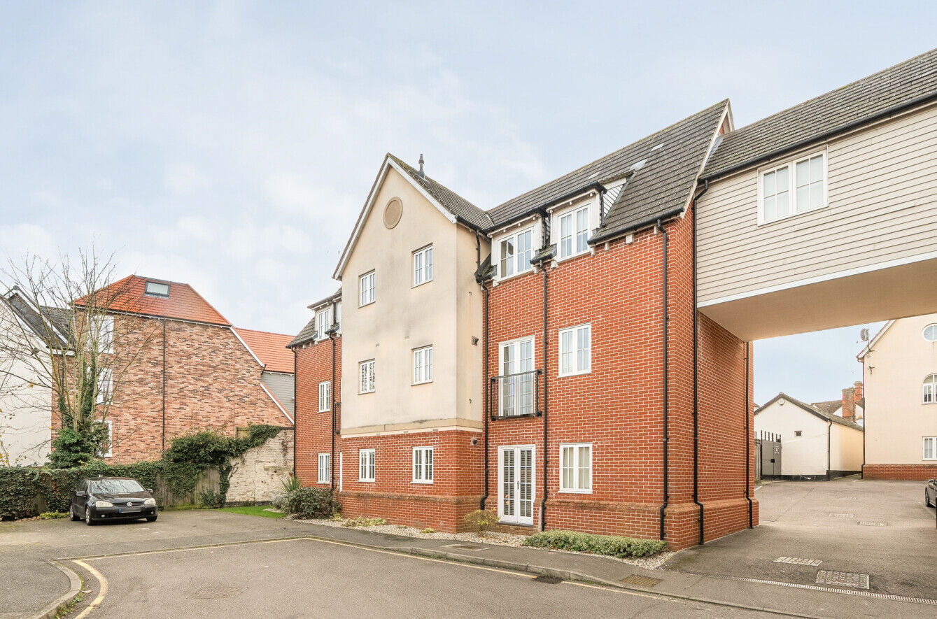 2 bedroom  flat for sale Caspian House, Great Dunmow, CM6, main image