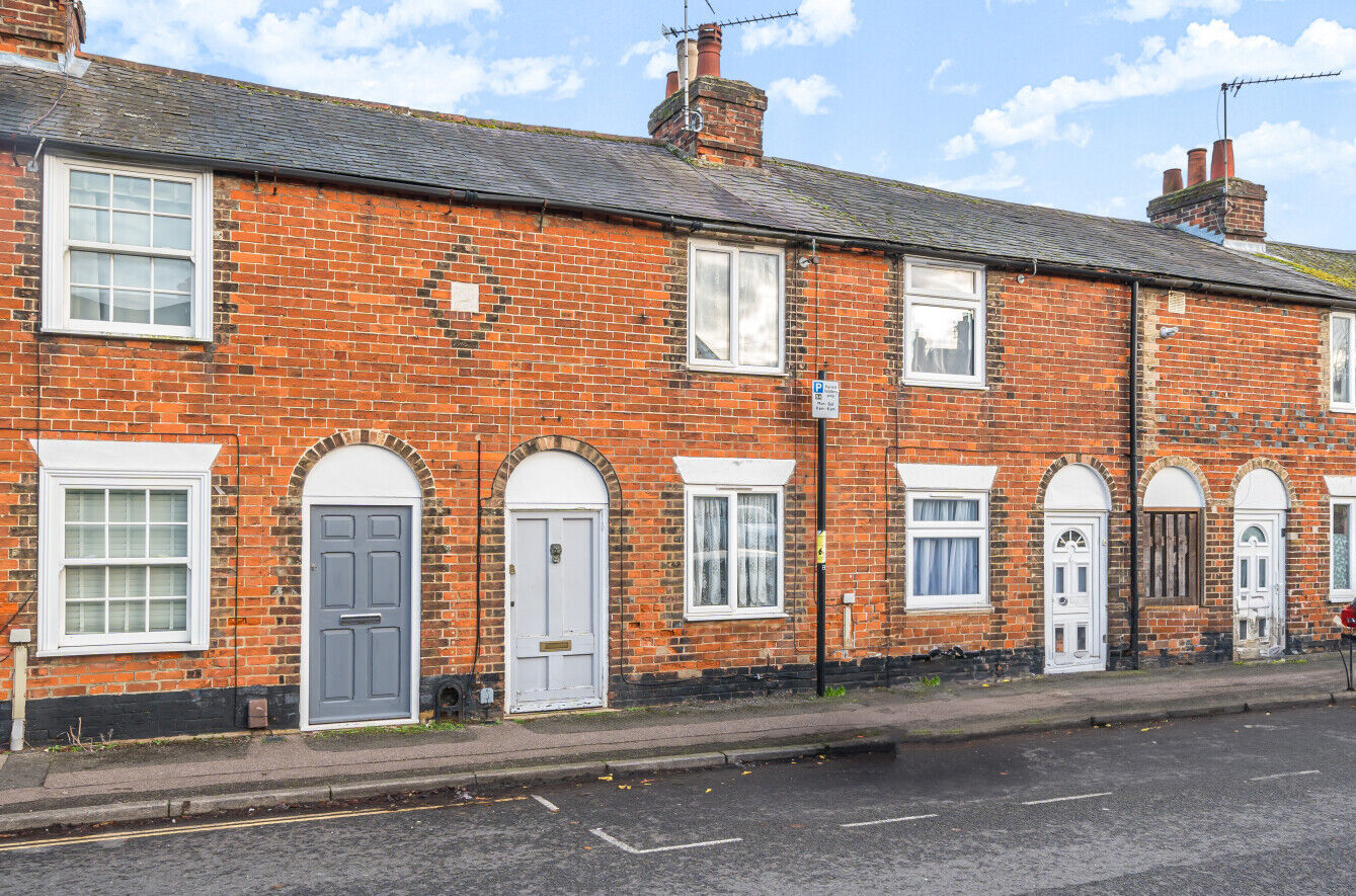 2 bedroom mid terraced house for sale Apton Road, Bishop's Stortford, CM23, main image