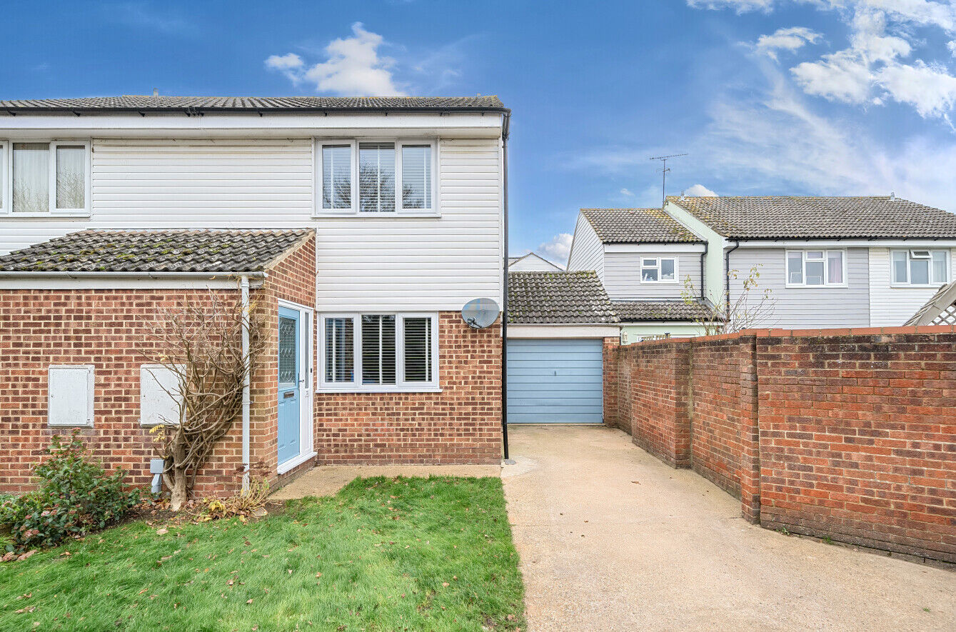 2 bedroom semi detached house for sale Rayfield Close, Dunmow, CM6, main image