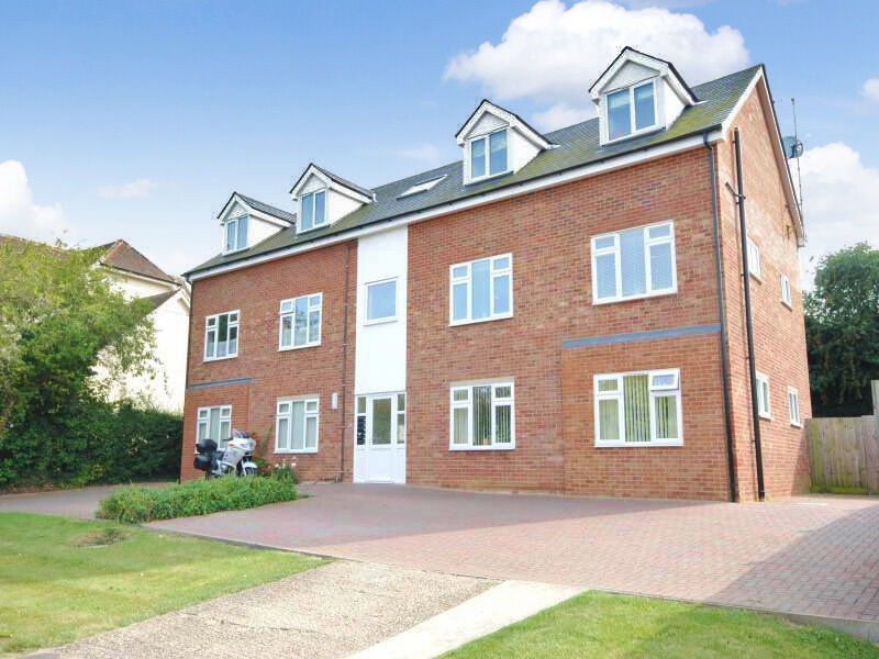 2 bedroom  flat to rent, Available unfurnished from 01/01/2025 Birdbush Avenue, Saffron Walden, CB11, main image