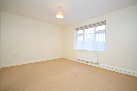 2 bedroom  flat to rent, Available unfurnished from 01/01/2025