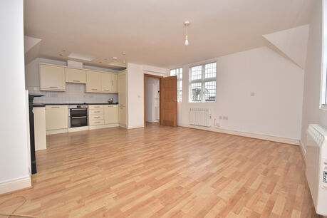 2 bedroom  flat to rent, Available unfurnished from 04/01/2025