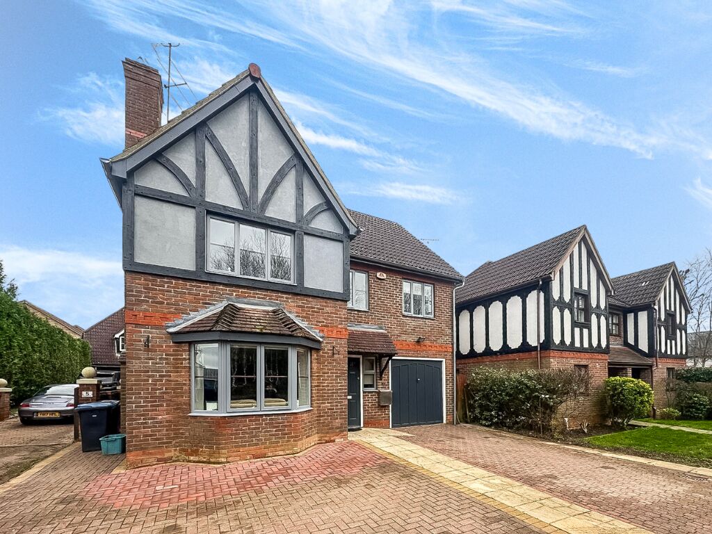 6 bedroom detached house to rent, Available from 31/01/2025 Whieldon Grange, Harlow, CM17, main image