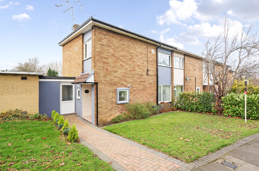 3 bedroom end terraced house for sale