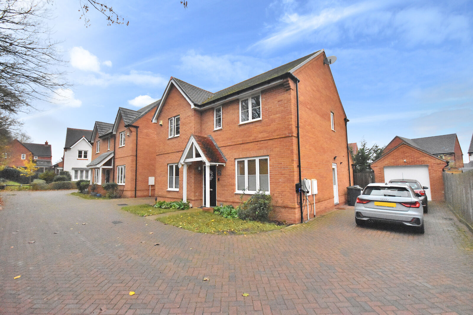 4 bedroom detached house to rent, Available furnished from 08/02/2025 Nuthatch Place, Stansted, CM24, main image