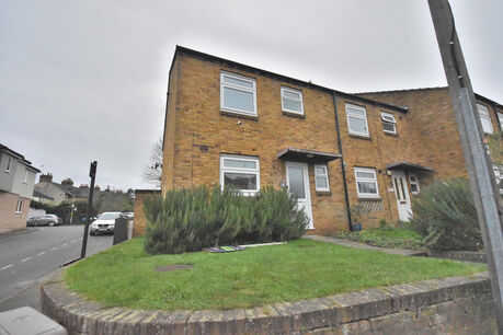 3 bedroom end terraced house to rent, Available unfurnished from 17/01/2025