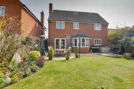 4 bedroom detached house for sale