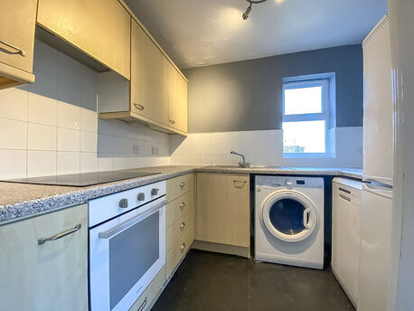 2 bedroom  flat to rent, Available from 22/01/2025