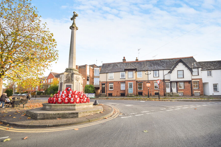 3 bedroom end terraced house to rent, Available now