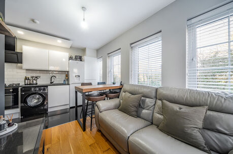 2 bedroom  flat for sale