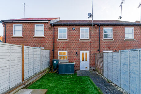 2 bedroom mid terraced house for sale