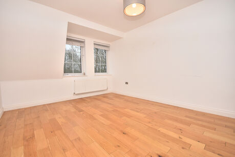 2 bedroom  flat to rent, Available unfurnished from 24/01/2025