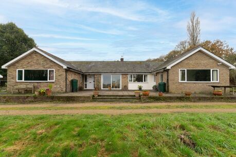 5 bedroom detached bungalow for sale