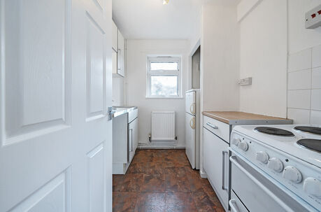 Flat to rent, Available unfurnished from 31/01/2025