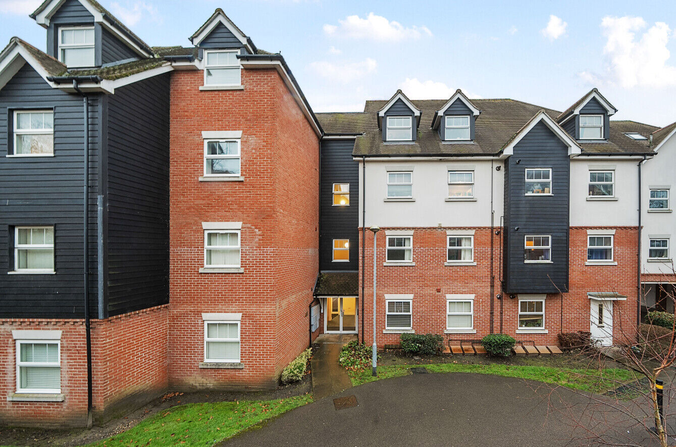 2 bedroom  flat for sale Heron Court, Bishop's Stortford, CM23, main image