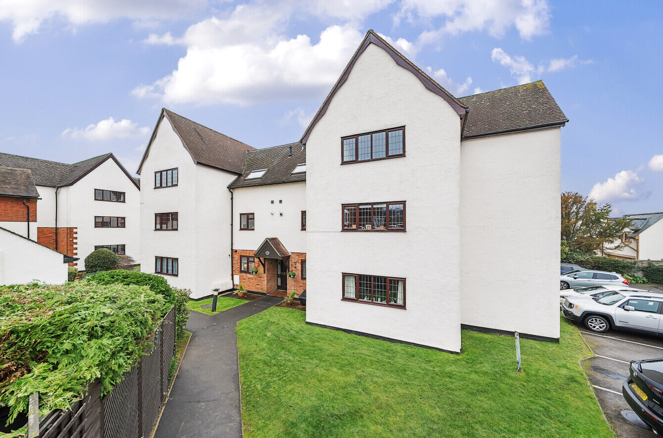 2 bedroom  flat for sale Hadham Road, Bishop's Stortford, CM23, main image