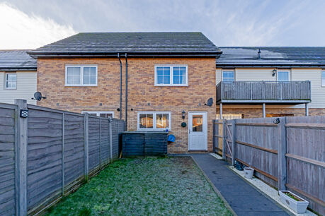 2 bedroom mid terraced house for sale