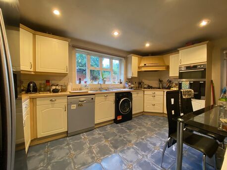 6 bedroom detached house to rent, Available from 31/01/2025