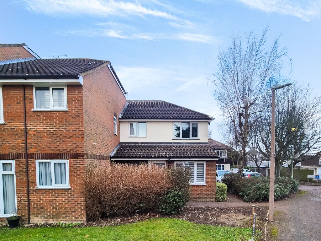 2 bedroom semi detached house to rent, Available unfurnished from 08/03/2025 Hazel Gardens, Sawbridgeworth, CM21, main image