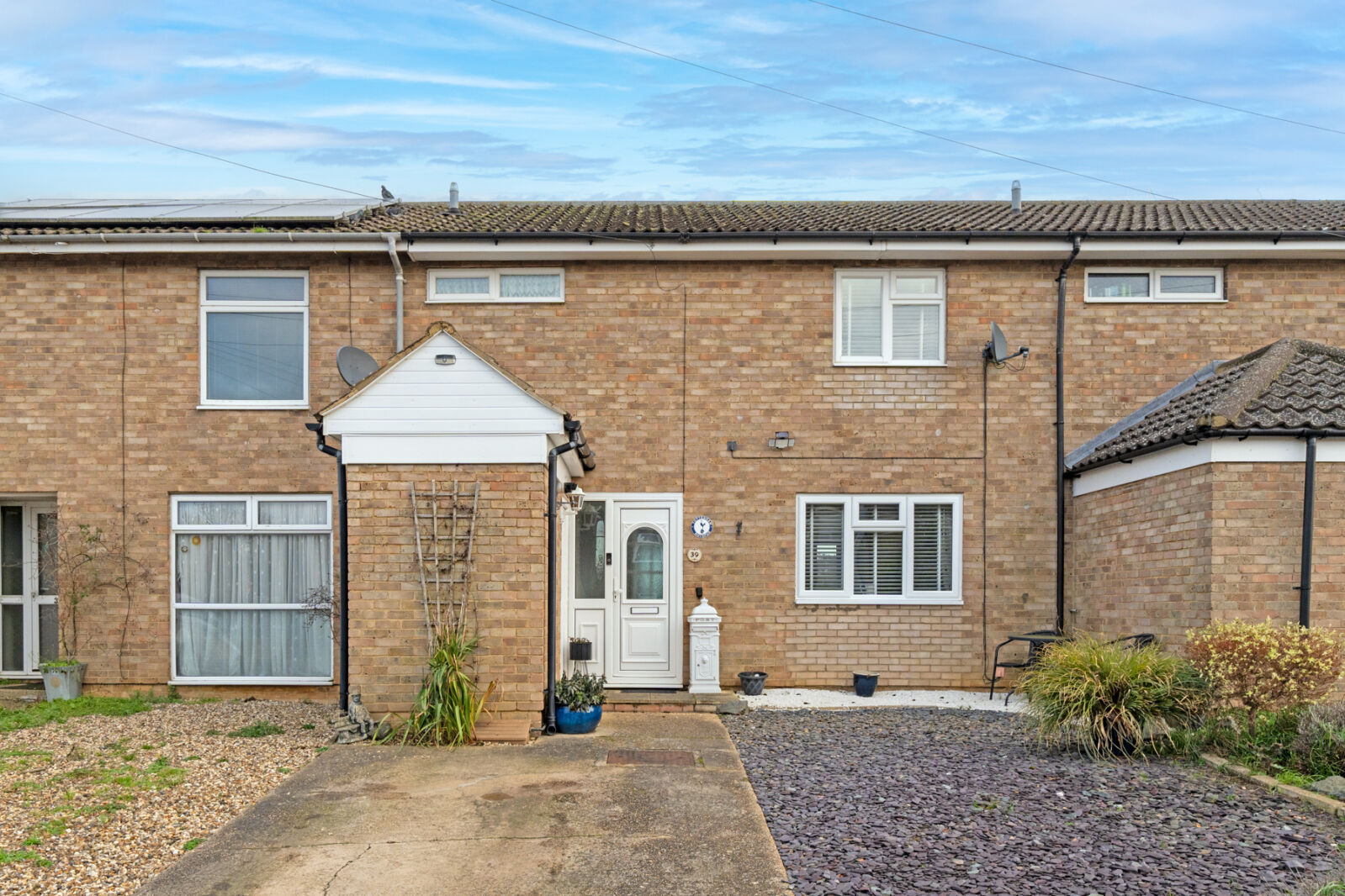 3 bedroom mid terraced house for sale Birchwood, Bishop's Stortford, CM23, main image