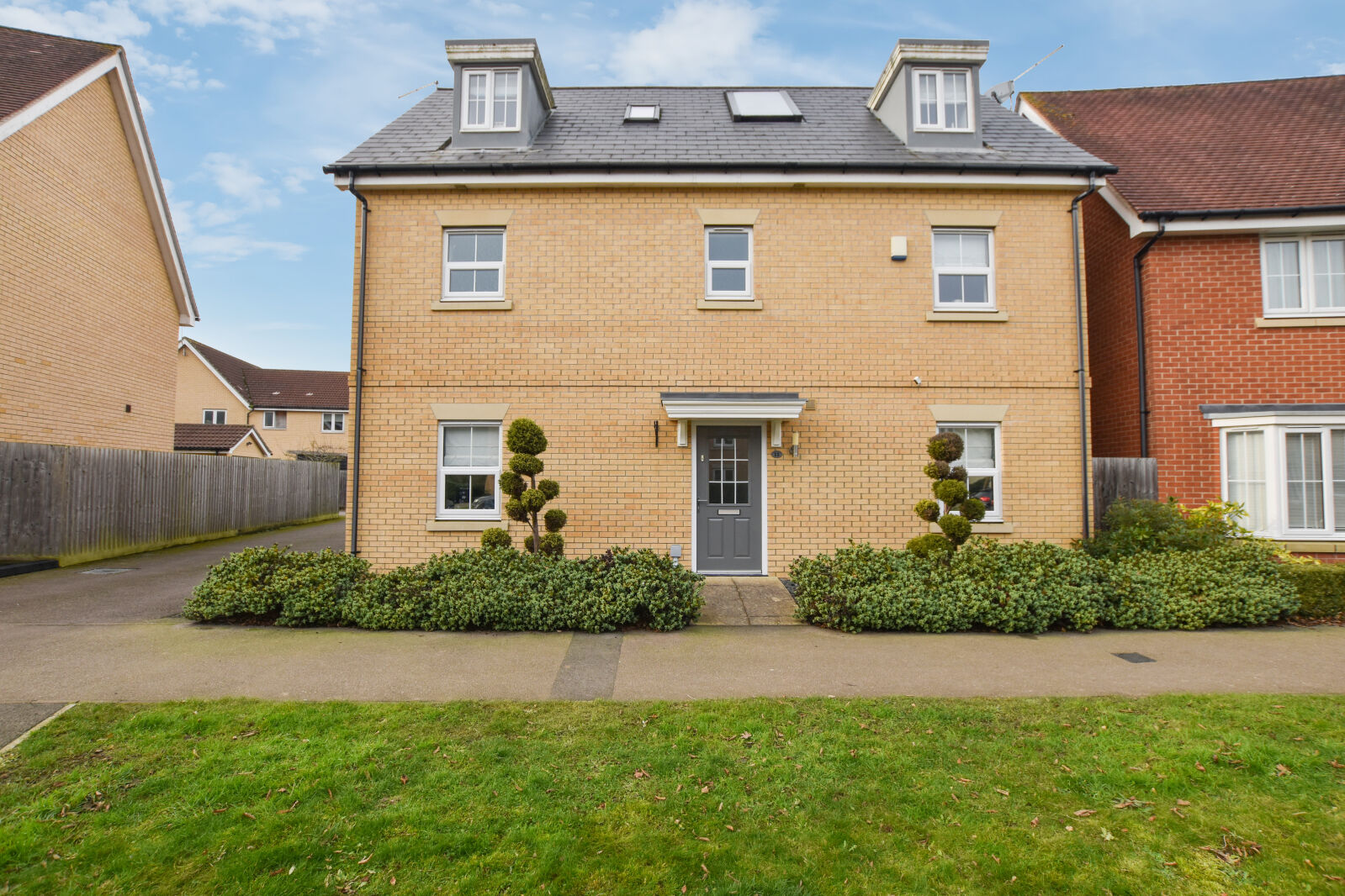 5 bedroom detached house for sale Burgattes Road, Dunmow, CM6, main image