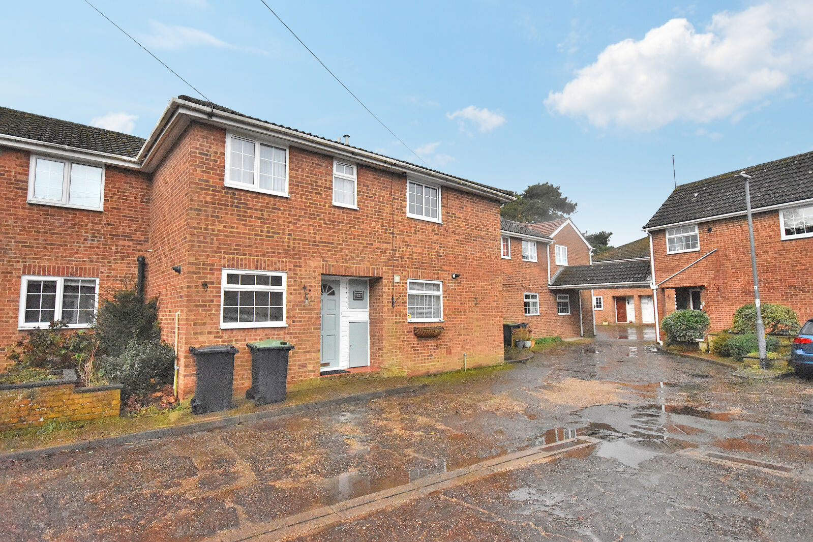 3 bedroom mid terraced house to rent, Available unfurnished from 22/02/2025 Spencer Close, Stansted, CM24, main image