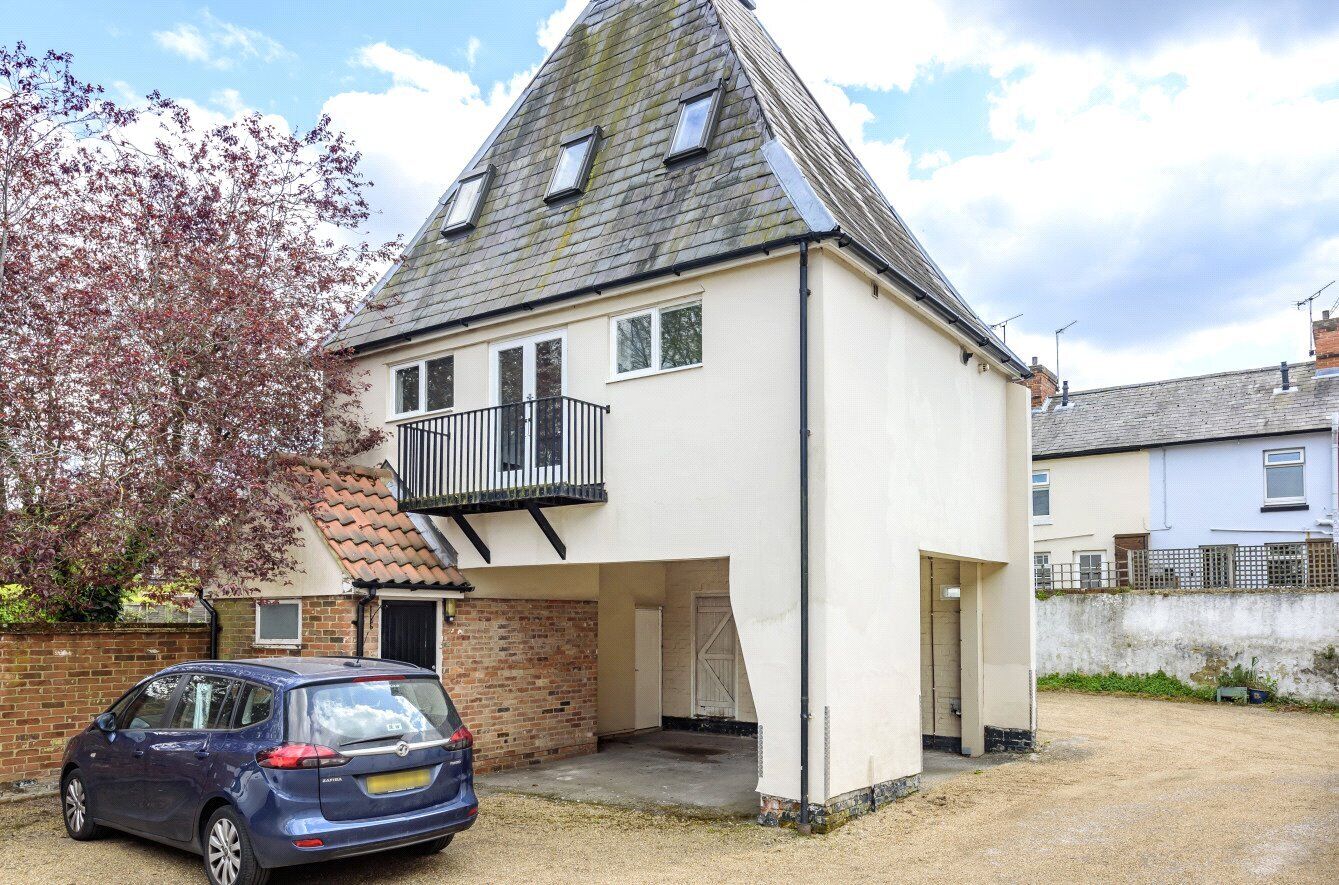 1 bedroom detached flat to rent, Available part-furnished from 15/03/2025 Old School Yard, Saffron Walden, CB11, main image