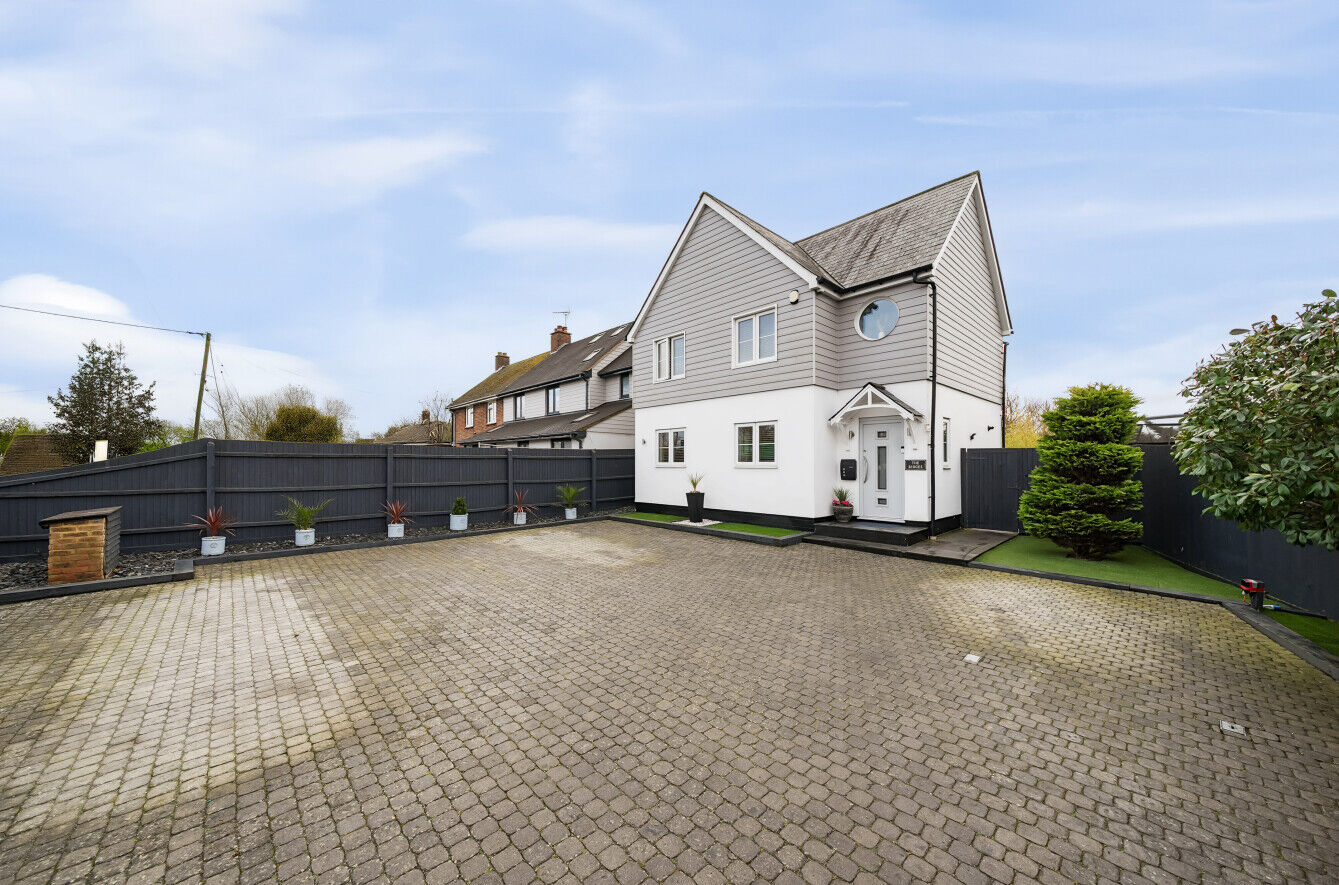 4 bedroom detached house for sale Braintree Road, Dunmow, CM6, main image