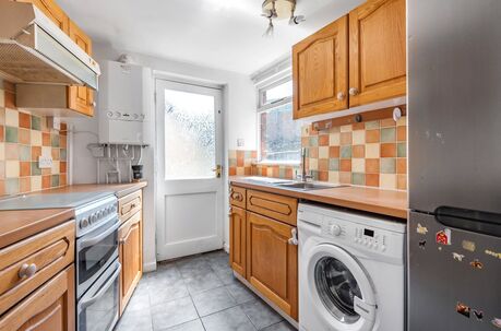 1 bedroom mid terraced house for sale