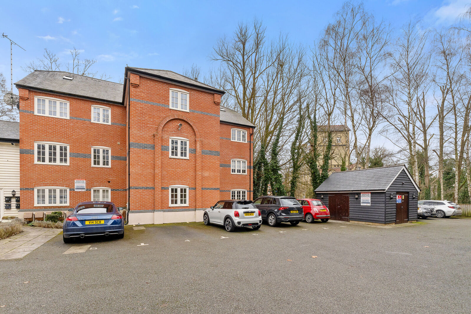 2 bedroom  flat for sale Hatfield Heath Road, Sawbridgeworth, CM21, main image