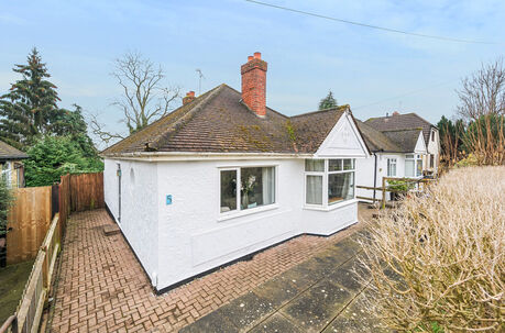 2 bedroom detached bungalow for sale