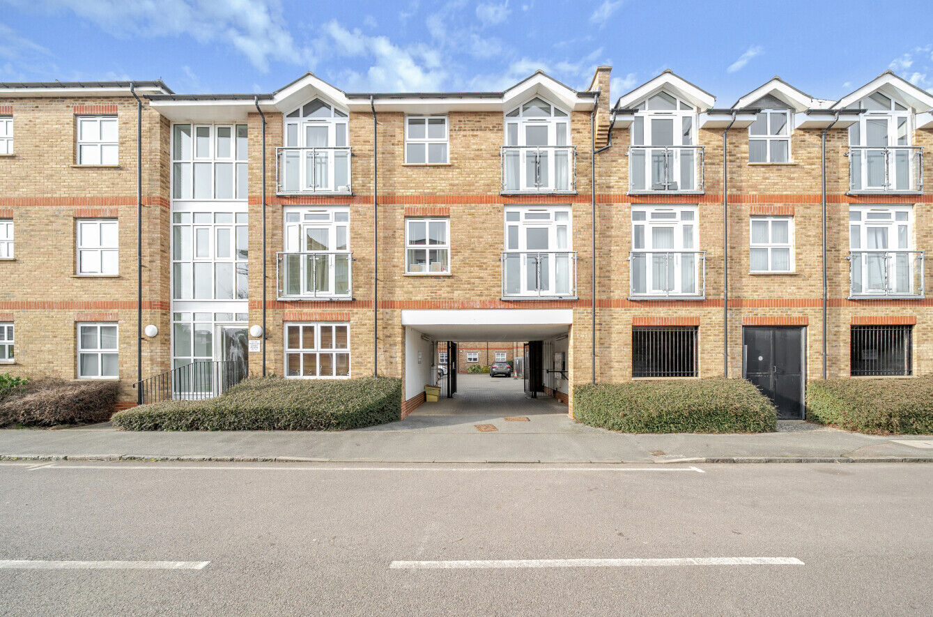 2 bedroom  flat for sale Stort Road, Bishop's Stortford, CM23, main image