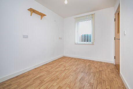 3 bedroom  flat to rent, Available unfurnished from 01/03/2025