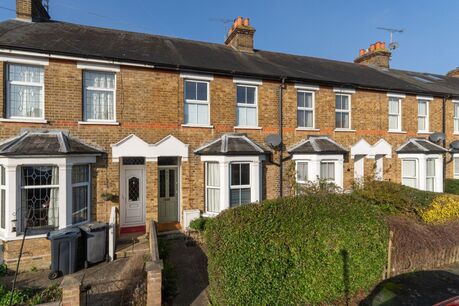 3 bedroom mid terraced house for sale